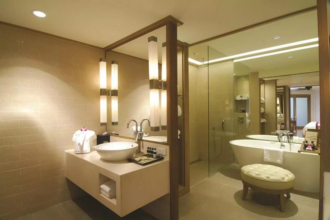 AVANI_SHABAVIZ (2).jpg